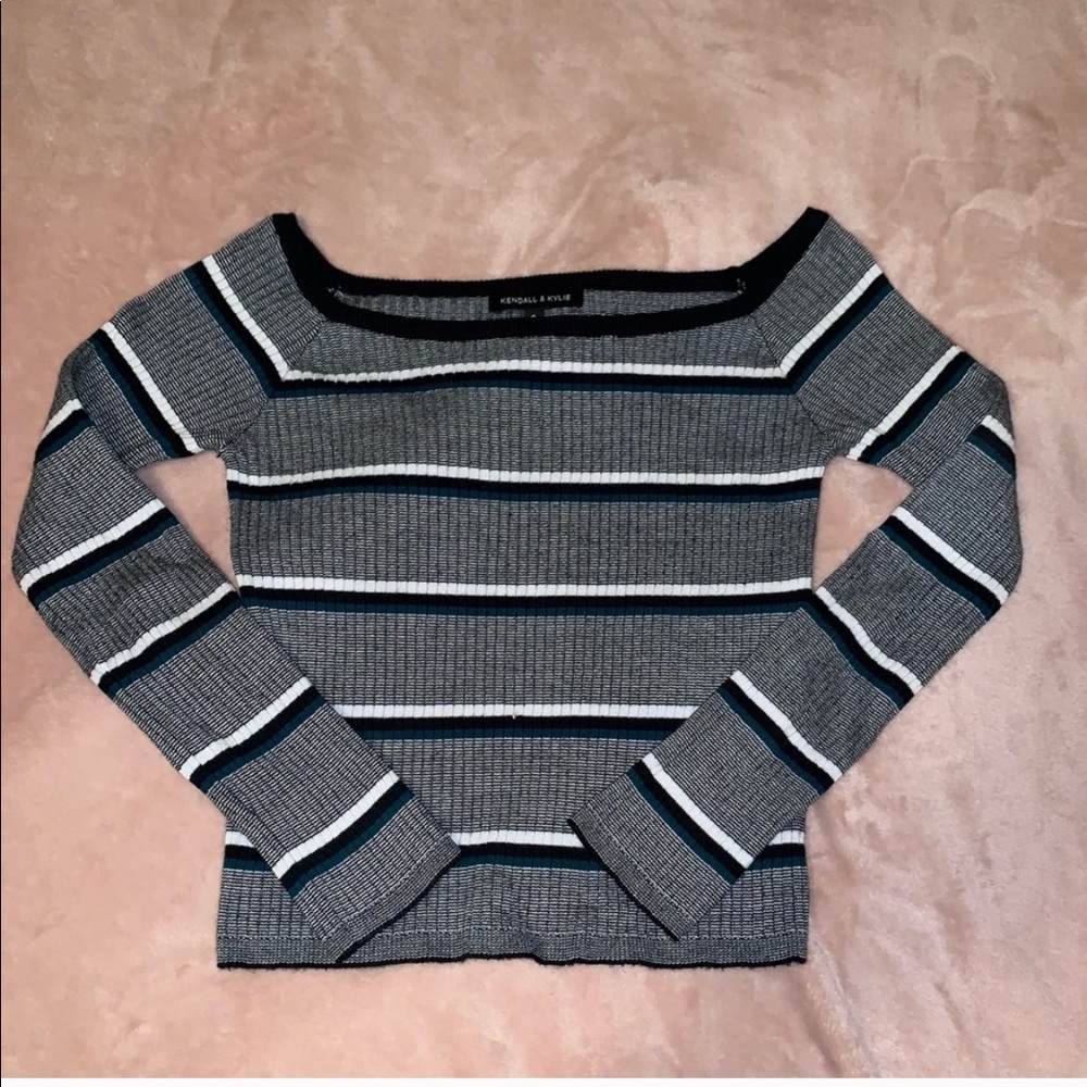 Kendall and Kylie small off shoulder shirt
